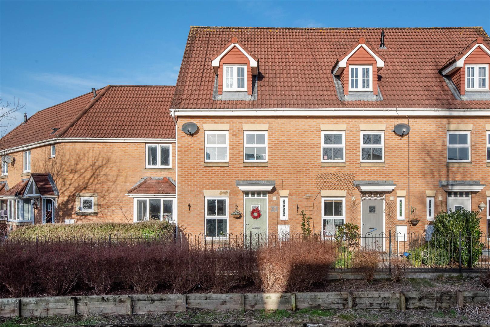3 bed property in Marine Crescent, Chorley